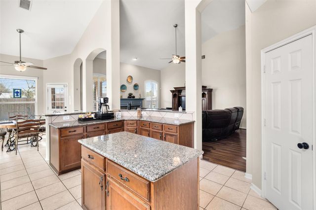 3714 Apple Tree Circle W, La Porte, TX 77571