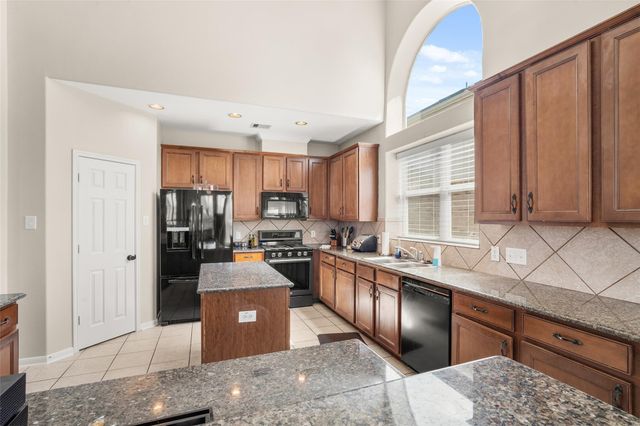 3714 Apple Tree Circle W, La Porte, TX 77571