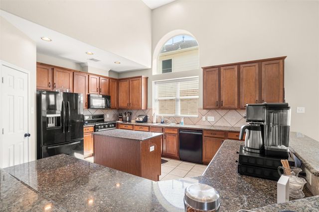 3714 Apple Tree Circle W, La Porte, TX 77571