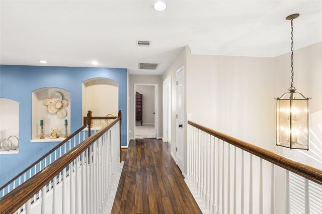 3714 Apple Tree Circle W, La Porte, TX 77571