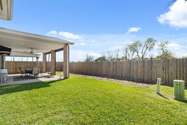 3714 Apple Tree Circle W, La Porte, TX 77571