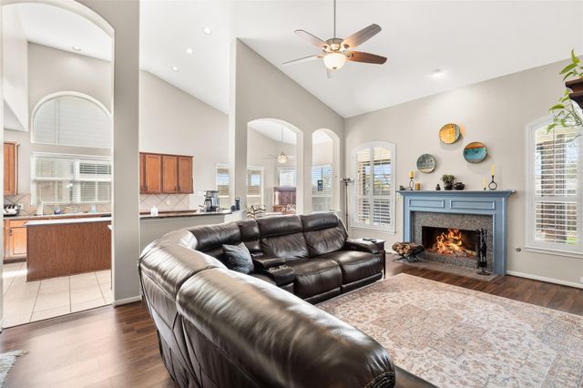 3714 Apple Tree Circle W, La Porte, TX 77571