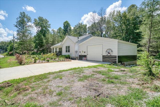 360 Hickory Ln, Sparta, TN 38583