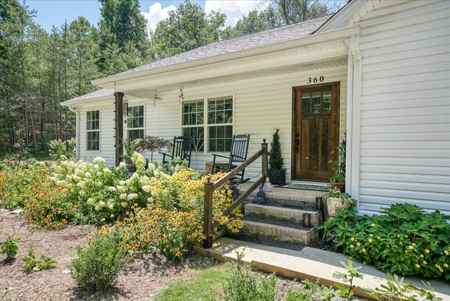 360 Hickory Ln, Sparta, TN 38583