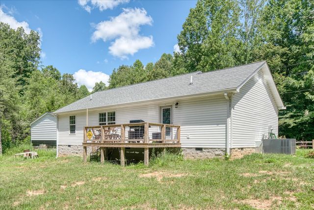 360 Hickory Ln, Sparta, TN 38583