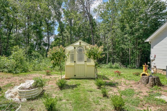 360 Hickory Ln, Sparta, TN 38583