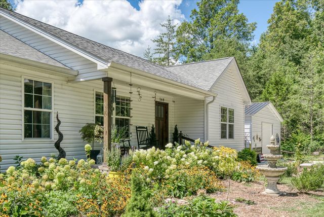 360 Hickory Ln, Sparta, TN 38583
