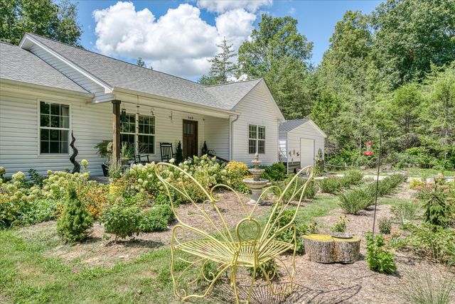 360 Hickory Ln, Sparta, TN 38583