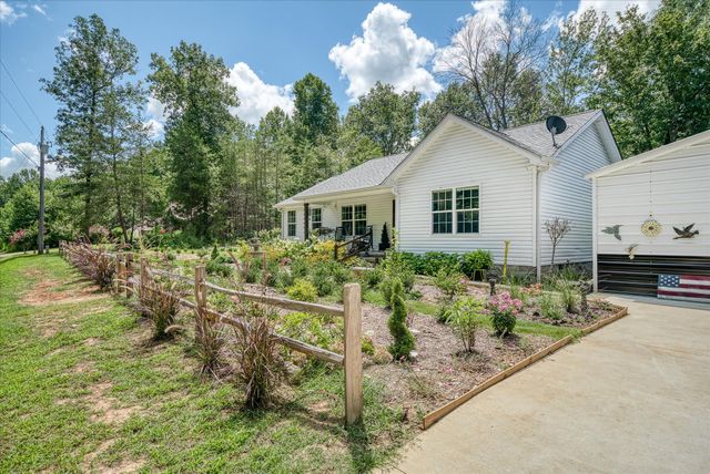 360 Hickory Ln, Sparta, TN 38583