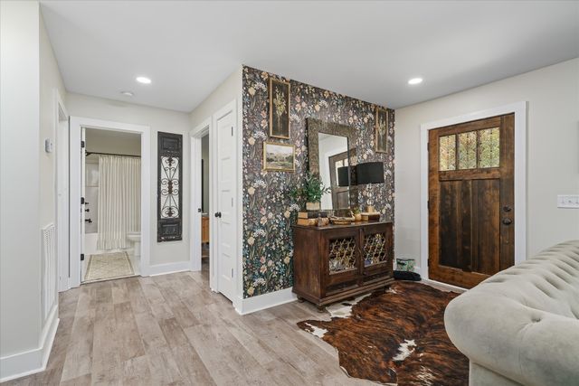 360 Hickory Ln, Sparta, TN 38583