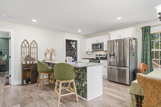 360 Hickory Ln, Sparta, TN 38583