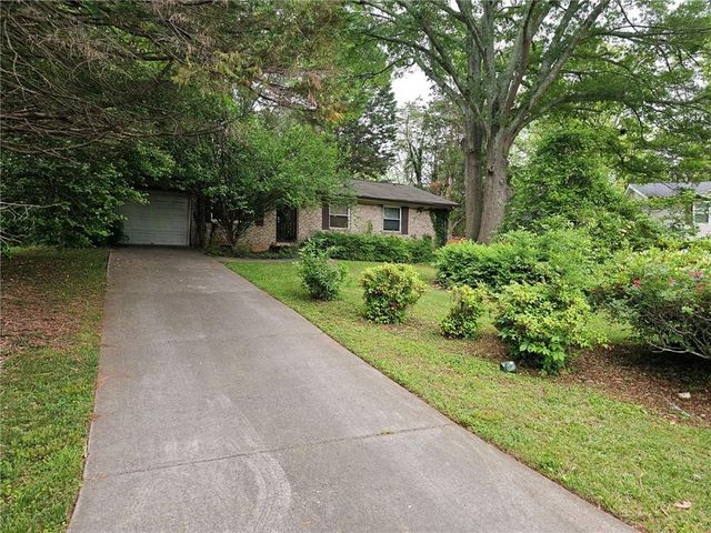 1517 Colony East Circle, Stone Mountain, GA 30083