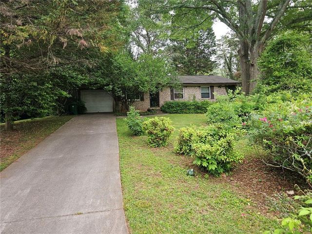 1517 Colony East Circle, Stone Mountain, GA 30083
