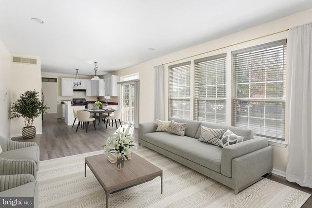 3 JASPER DR, Columbus, NJ 08022