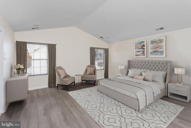 3 JASPER DR, Columbus, NJ 08022