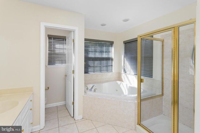 3 JASPER DR, Columbus, NJ 08022