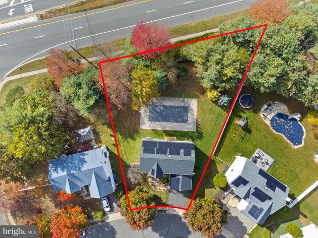 3 JASPER DR, Columbus, NJ 08022