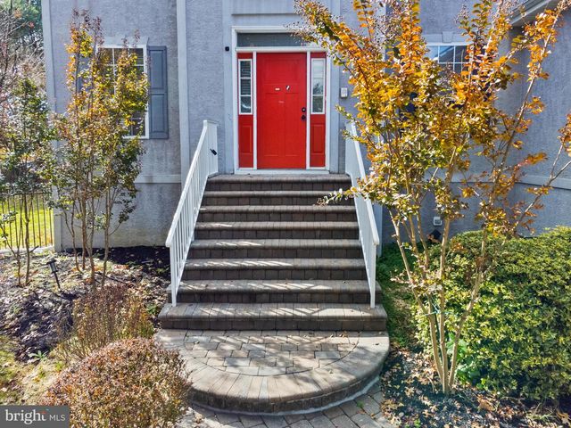 3 JASPER DR, Columbus, NJ 08022