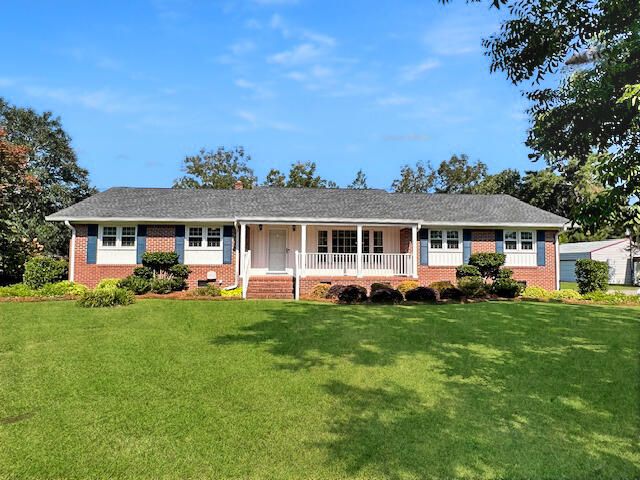 101 Parkwood Drive, Williston, SC 29853