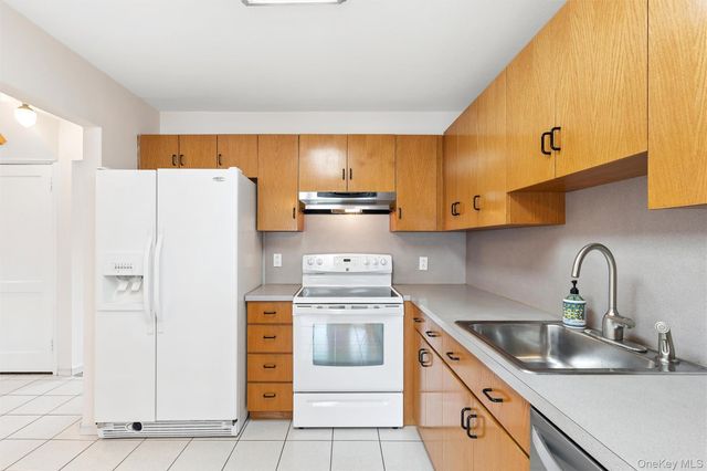 1016 Washington Avenue, Westbury, NY 11590