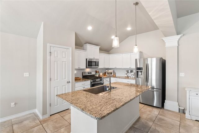2201 Spoonbill Dr, Corpus Christi, TX 78414