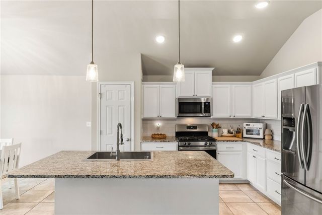 2201 Spoonbill Dr, Corpus Christi, TX 78414
