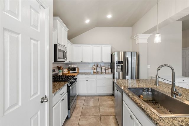 2201 Spoonbill Dr, Corpus Christi, TX 78414