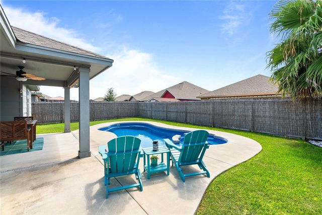 2201 Spoonbill Dr, Corpus Christi, TX 78414