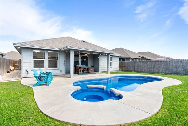 2201 Spoonbill Dr, Corpus Christi, TX 78414