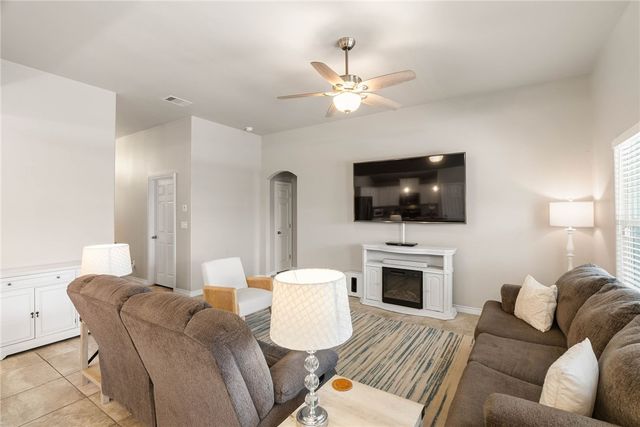 2201 Spoonbill Dr, Corpus Christi, TX 78414