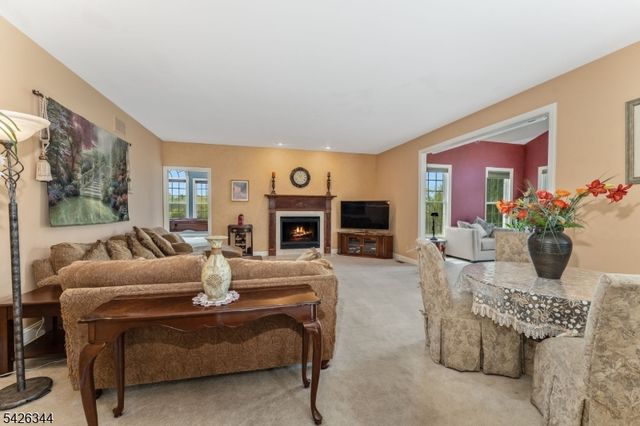 22 Patrick Henry Pl, Raritan Twp., NJ 08551