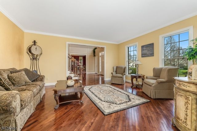 22 Patrick Henry Pl, Raritan Twp., NJ 08551