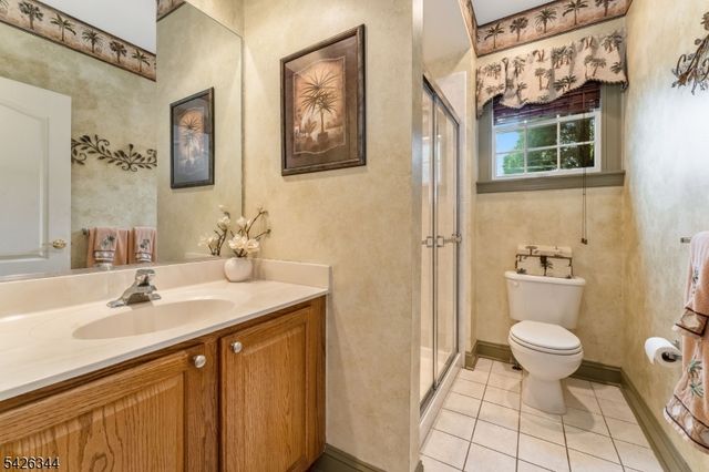 22 Patrick Henry Pl, Raritan Twp., NJ 08551