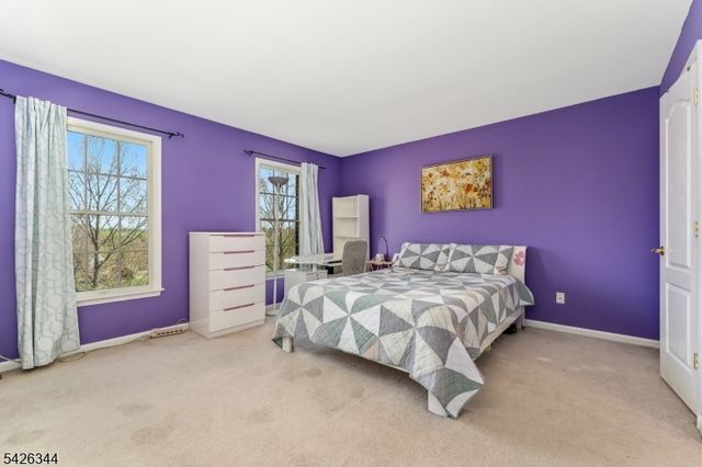 22 Patrick Henry Pl, Raritan Twp., NJ 08551