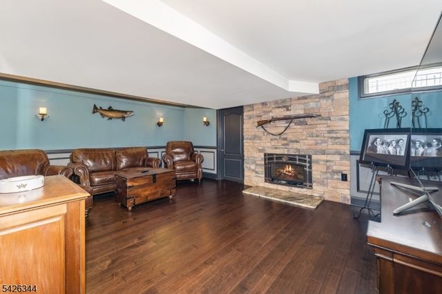 22 Patrick Henry Pl, Raritan Twp., NJ 08551