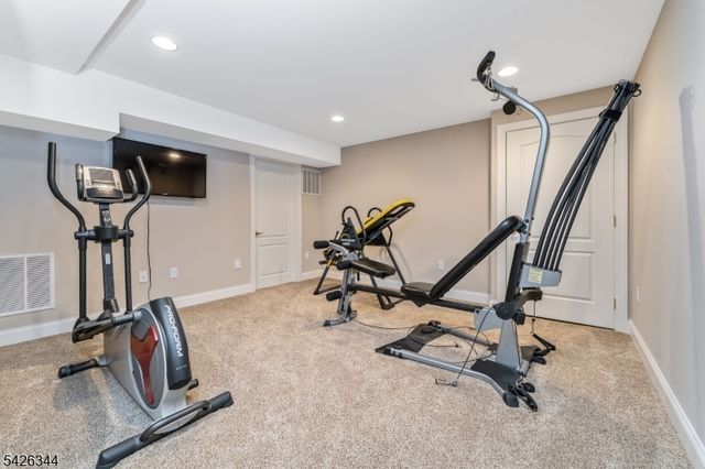 22 Patrick Henry Pl, Raritan Twp., NJ 08551