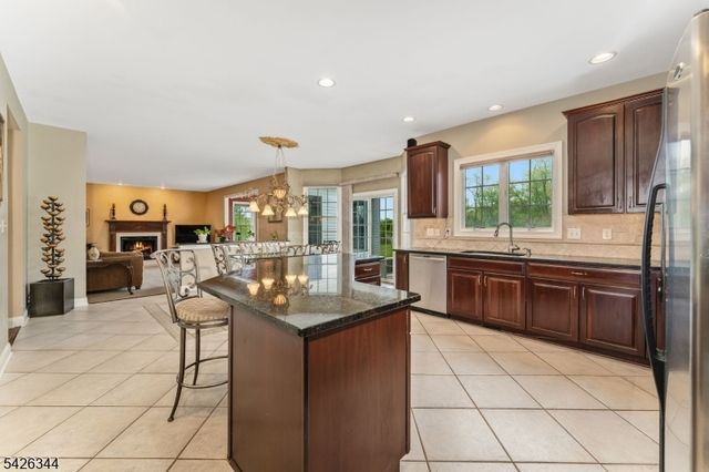 22 Patrick Henry Pl, Raritan Twp., NJ 08551