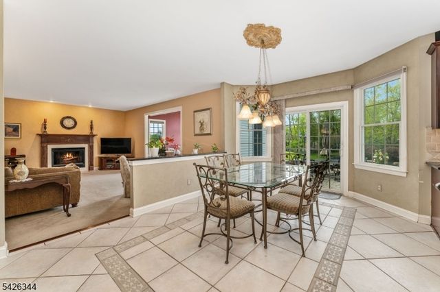 22 Patrick Henry Pl, Raritan Twp., NJ 08551