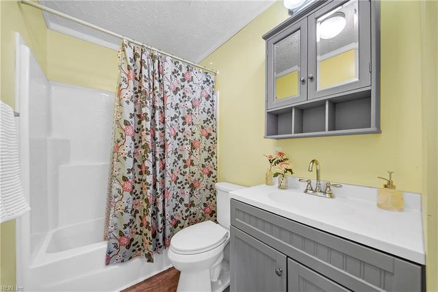 8029 Pinetta RD, Gloucester, VA 23061