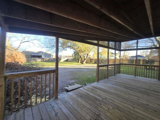 600 E Fayle Street, Baytown, TX 77520