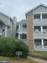 13085 AUTUMN WOODS WAY #305, Fairfax, VA 22033