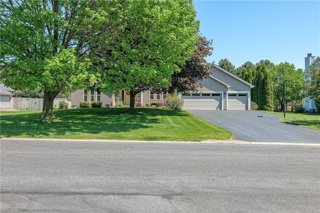 396 Pineville Lane, Webster, NY 14580
