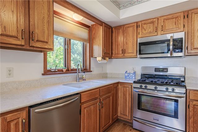 396 Pineville Lane, Webster, NY 14580