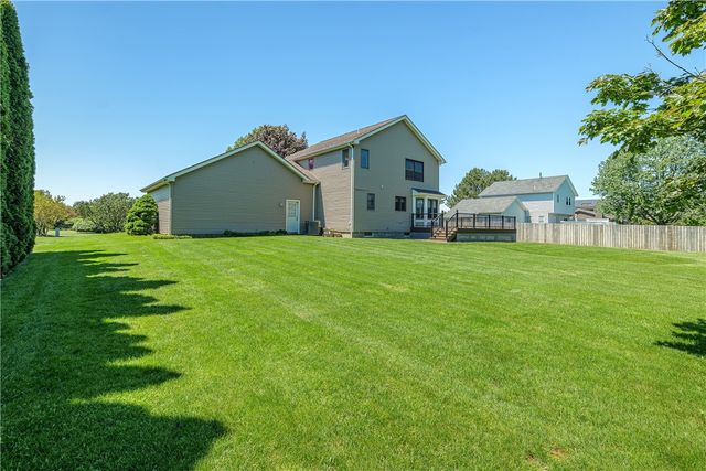 396 Pineville Lane, Webster, NY 14580