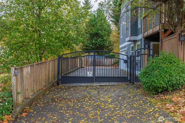 3723 Lincoln Court NE, Renton, WA 98056