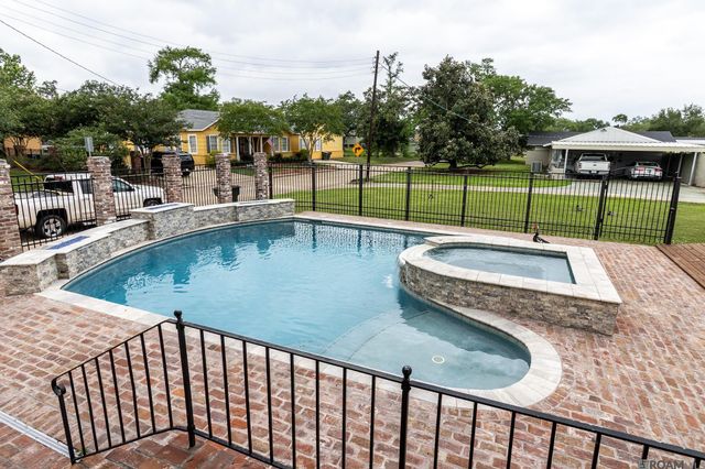 122 Grove St, Lake Charles, LA 70601