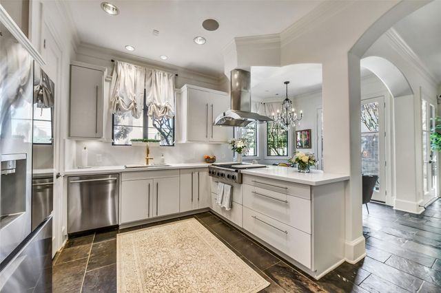 30 Hackberry Lane A, Houston, TX 77027