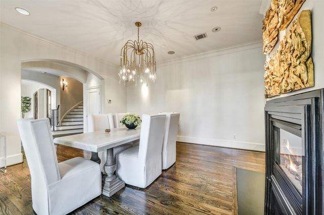 30 Hackberry Lane A, Houston, TX 77027