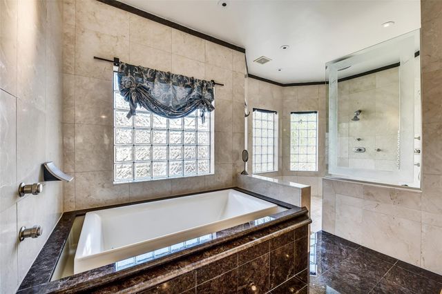 30 Hackberry Lane A, Houston, TX 77027