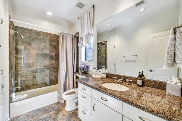 30 Hackberry Lane A, Houston, TX 77027